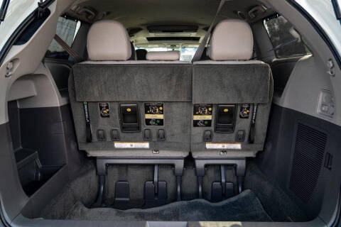 2017 Toyota Sienna XLE Premium 7-Passenger