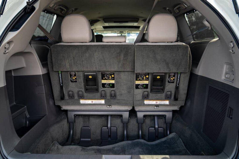 2017 Toyota Sienna XLE Premium 7-Passenger