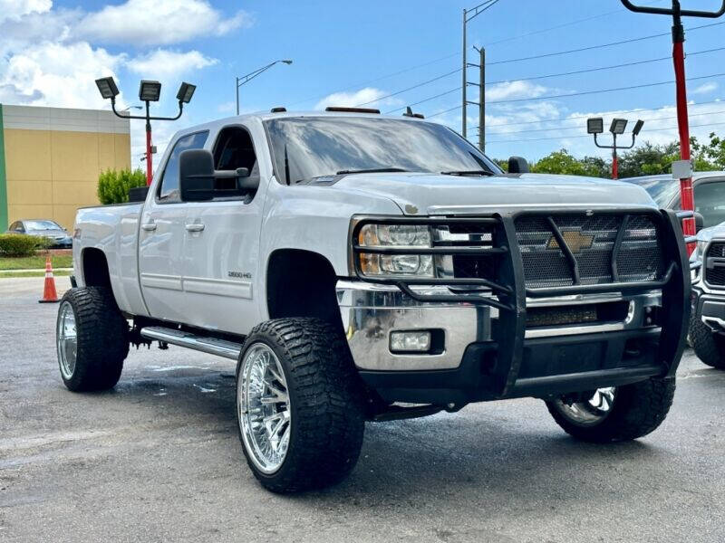 2014 Chevrolet Silverado 2500HD  - $26,995