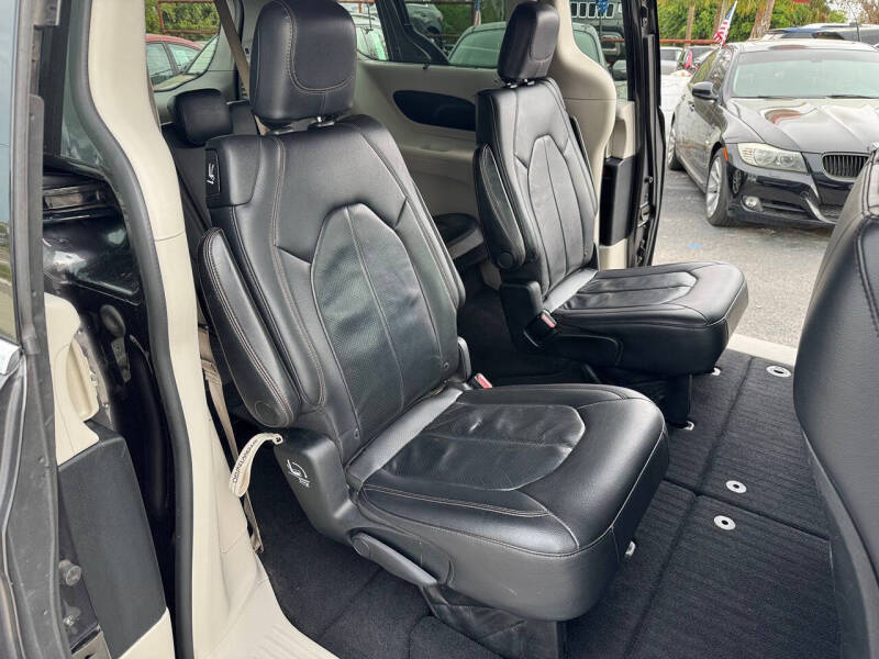 2018 Chrysler Pacifica Touring L