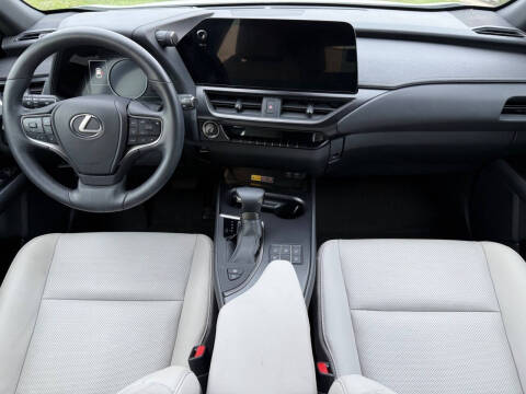 2023 Lexus UX 250h Premium