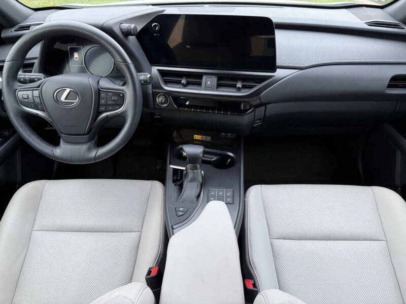 2023 Lexus UX 250h Premium