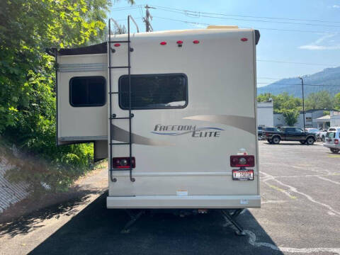 2018 Thor Motor Coach Freedom Elite