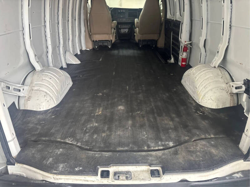 2023 Chevrolet Express 2500