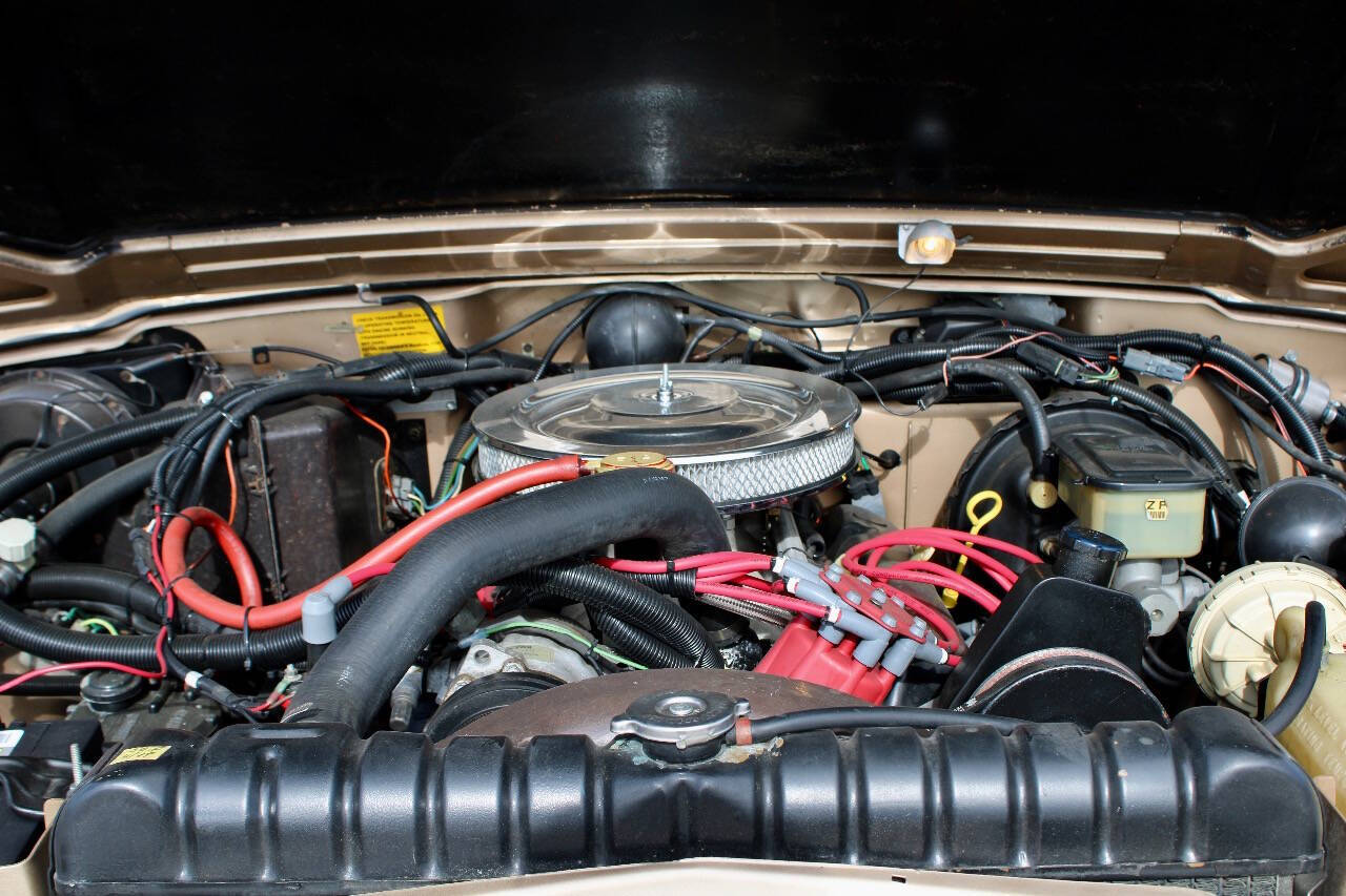 1989 Jeep Grand Wagoneer 103