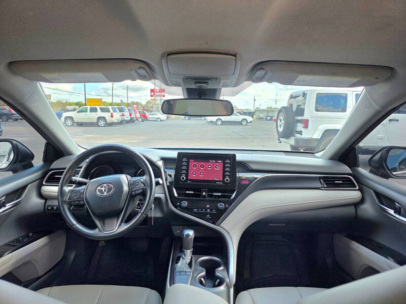 2022 Toyota Camry SE