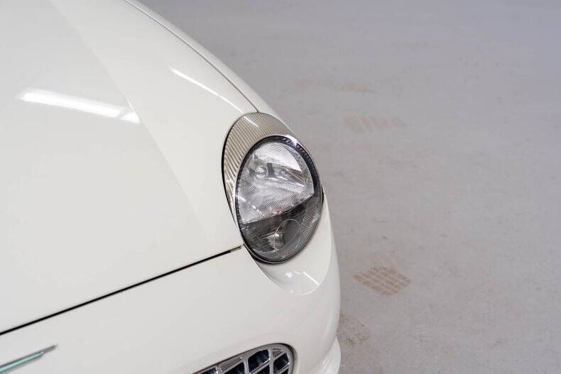 2002 Ford Thunderbird Deluxe