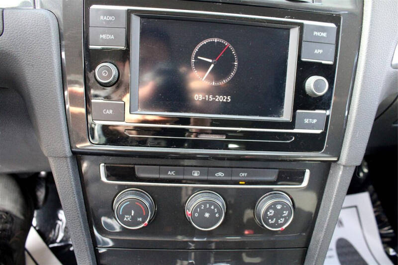 2019 Volkswagen Golf SportWagen