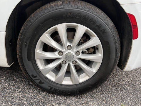 2017 Chrysler Pacifica Touring-L