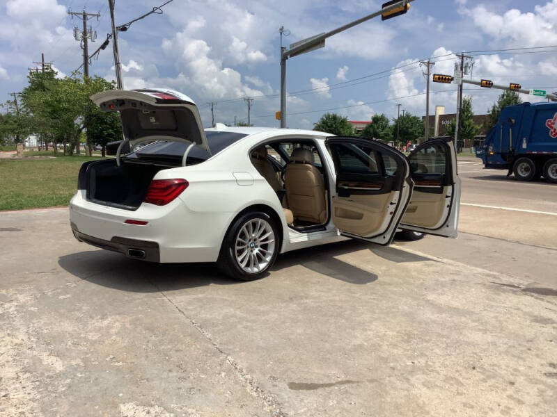 2013 BMW 7 Series 750i photo 14