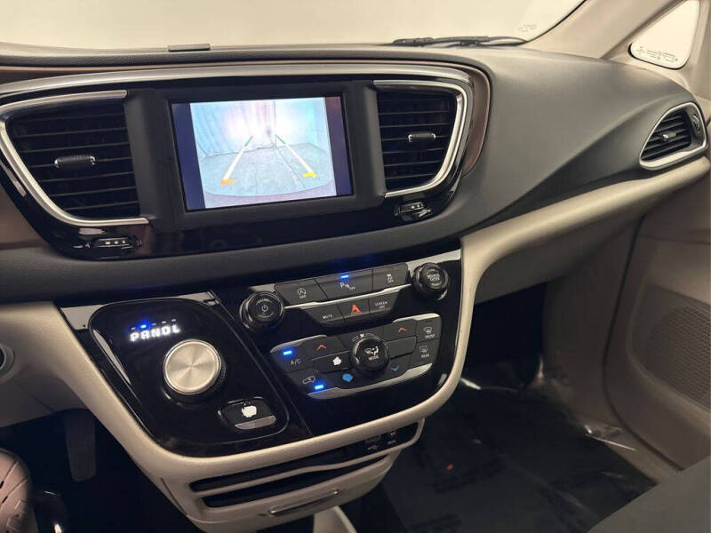 2018 Chrysler Pacifica LX