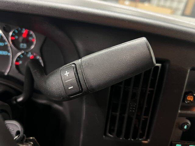 2023 Chevrolet Express 2500