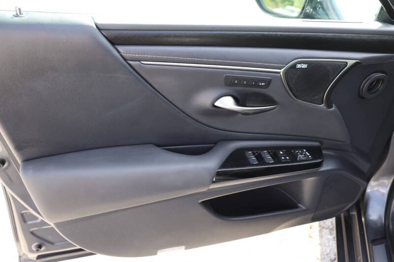 2023 Lexus ES 250