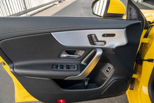 2020 Mercedes-Benz CLA 11