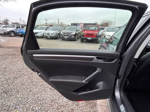 2017 Volkswagen Passat 1.8T R-Line