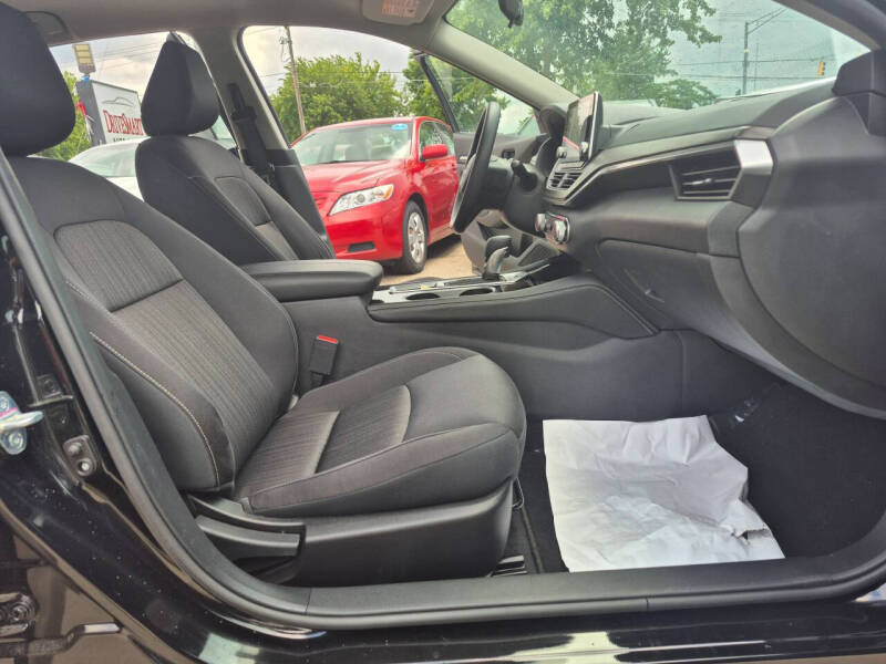 2023 Nissan Altima 2.5 SV