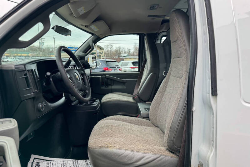 2017 Chevrolet Express 2500