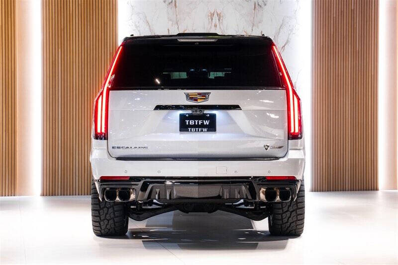 2025 Cadillac Escalade-V ESV