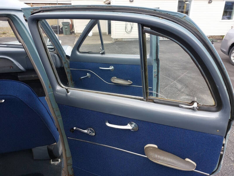 1951 Ford Deluxe