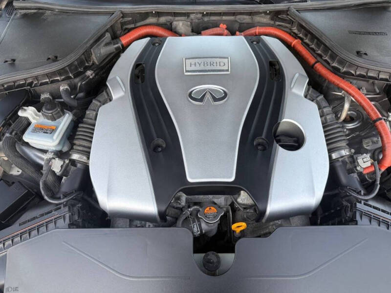 2017 Infiniti Q50 Hybrid Premium