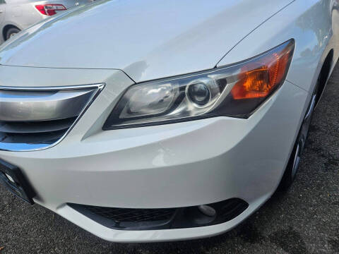 2013 Acura ILX 2.0L w/Premium