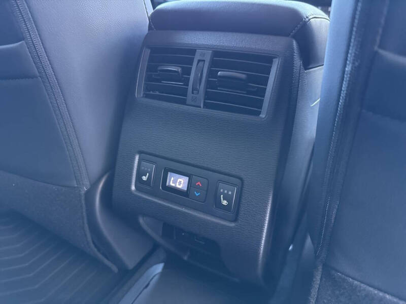 2025 Mitsubishi Outlander PHEV SEL