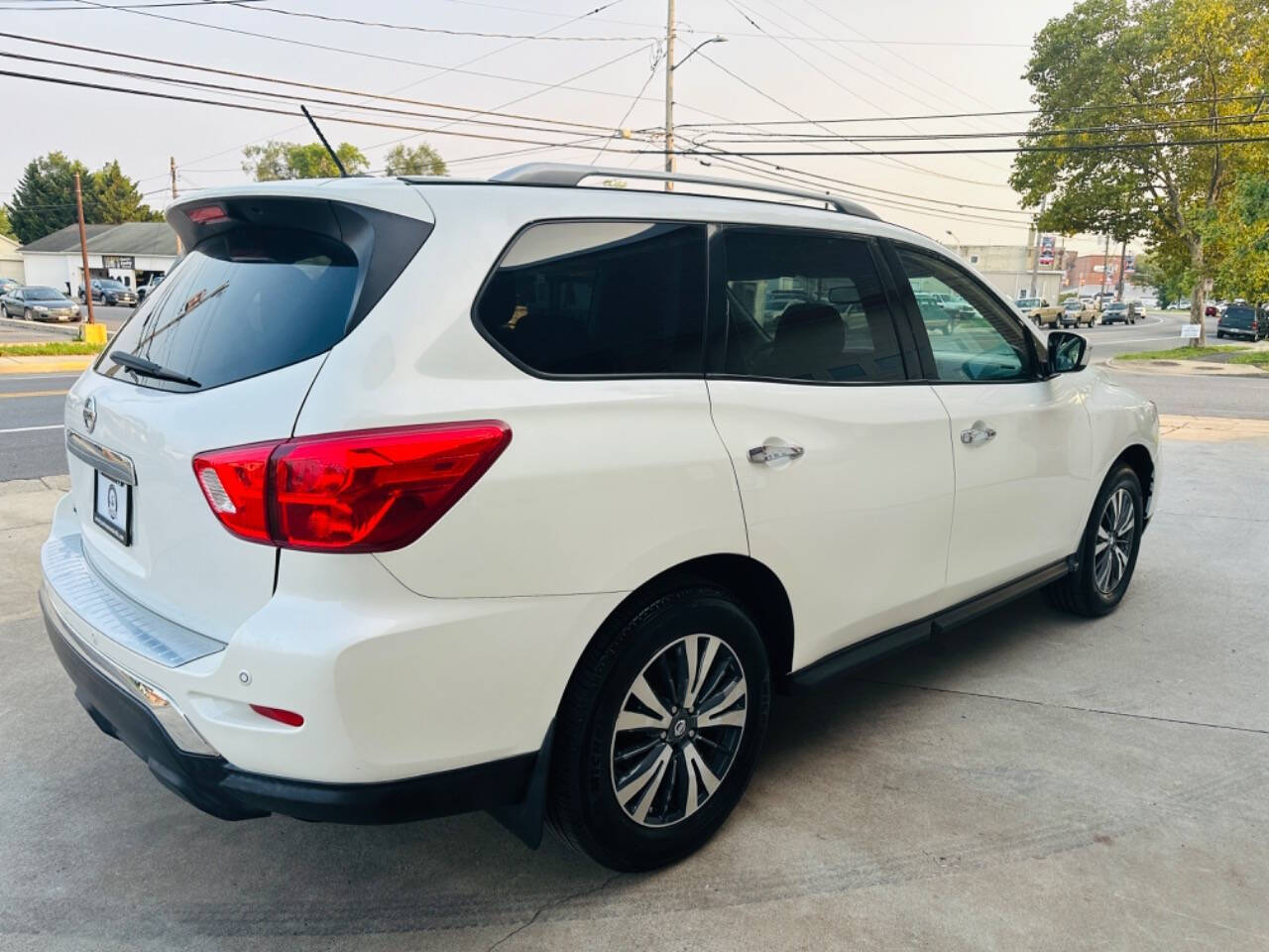 2017 Nissan Pathfinder for sale at American Dream Motors in Winchester, VA