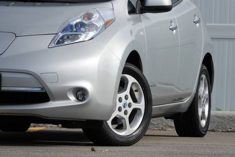 2011 Nissan LEAF SV