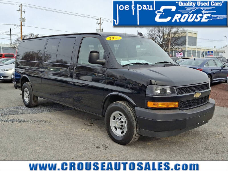 2021 Chevrolet Express Passenger LS's photo