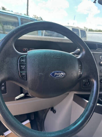 2013 Ford E-Series E-350 SD XL