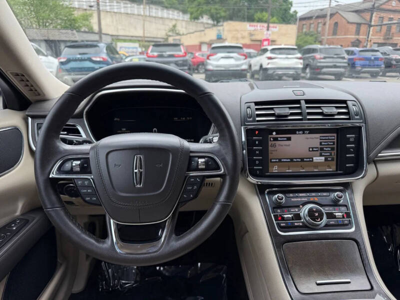 2018 Lincoln Continental Premiere