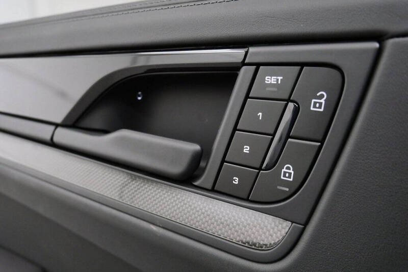 2025 Porsche Cayenne GTS Coupe