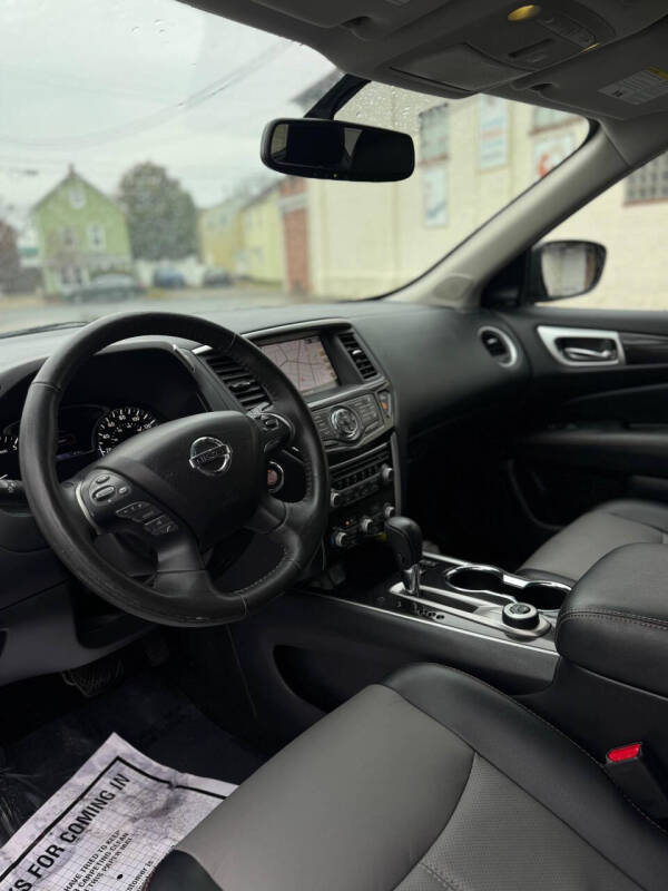 2020 Nissan Pathfinder SL