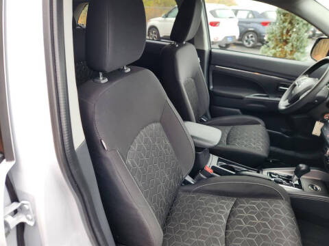 2024 Mitsubishi Outlander Sport ES