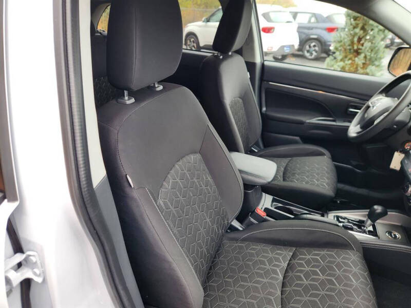 2024 Mitsubishi Outlander Sport ES