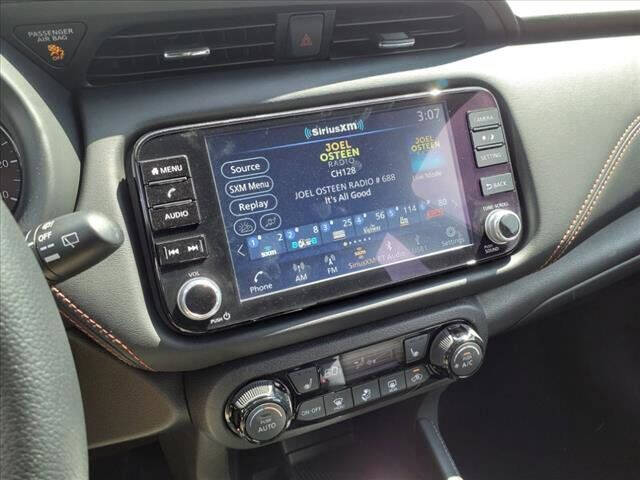 2024 Nissan Kicks SR