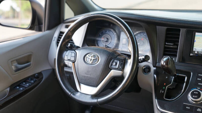 2016 Toyota Sienna