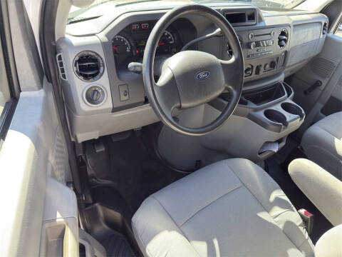 2013 Ford E-Series E-350 SD