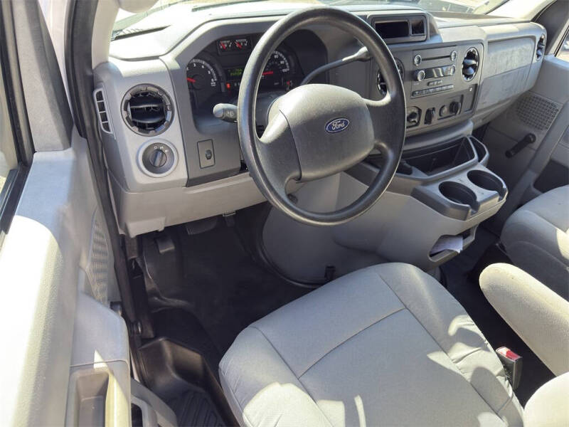 2013 Ford E-Series E-350 SD