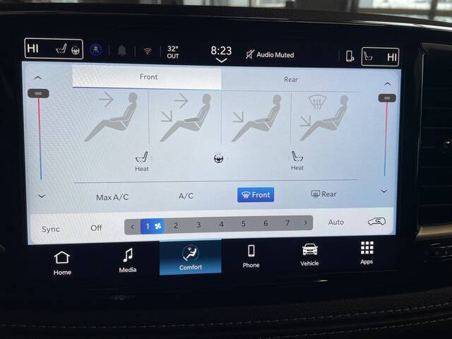2026 Chrysler Pacifica Select