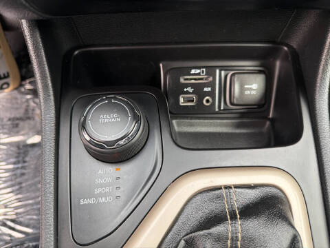 2016 Jeep Cherokee Sport