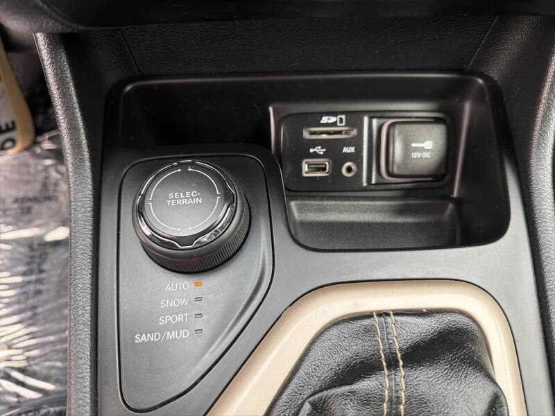 2016 Jeep Cherokee Sport