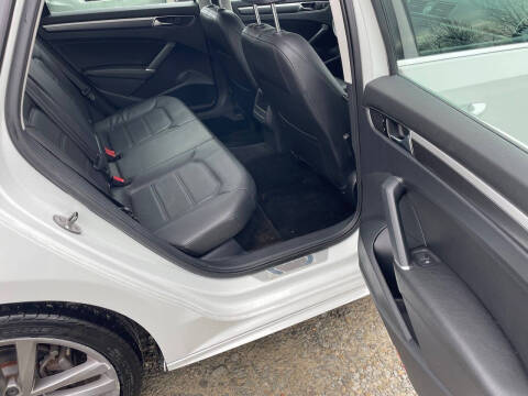 2017 Volkswagen Passat 1.8T R-Line