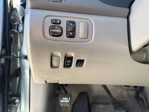 2007 Toyota Sienna LE 8-Passenger