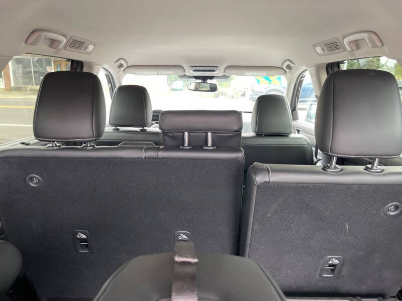 2022 Nissan Pathfinder SL