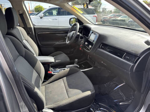 2020 Mitsubishi Outlander ES