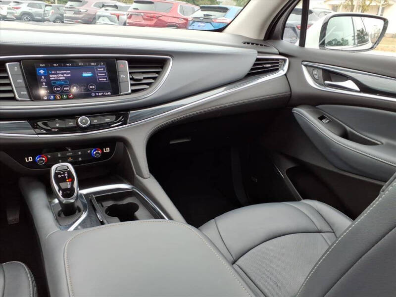 2021 Buick Enclave Essence