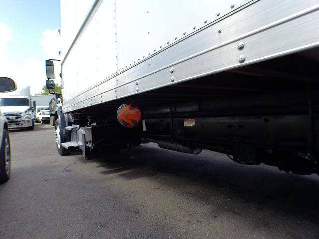 2015 Freightliner M2 106