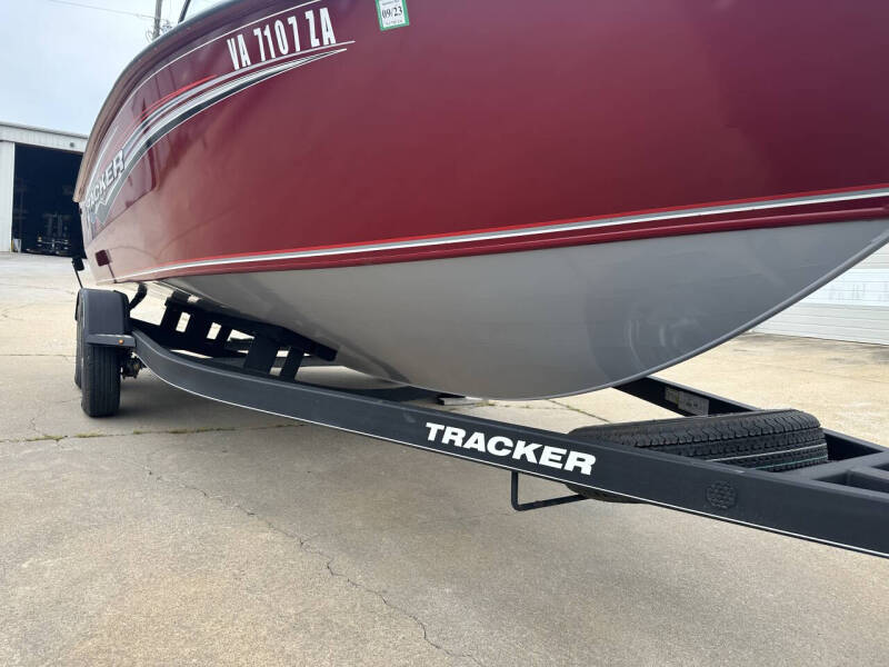 2020 Tracker Targa V19