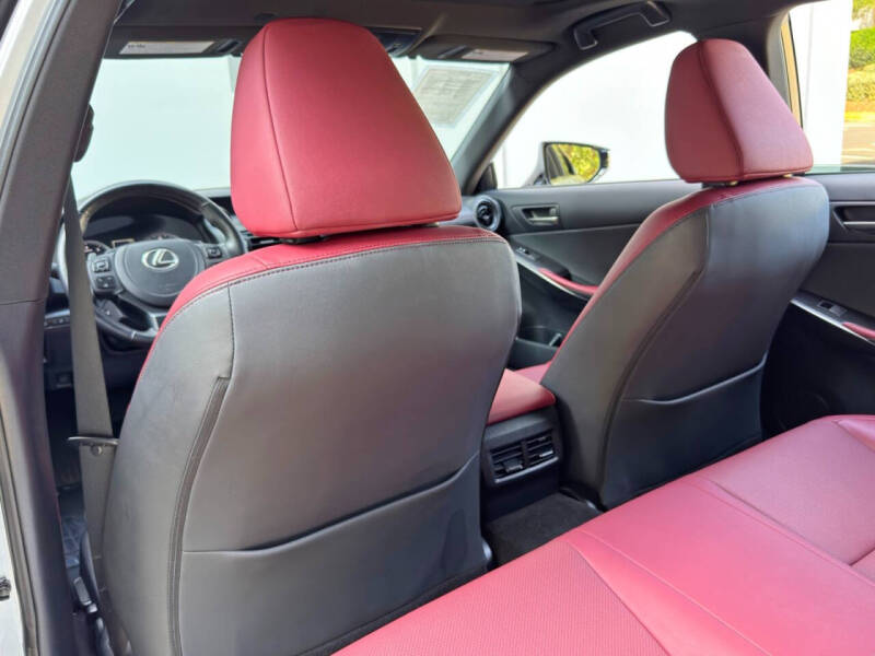 2023 Lexus IS 300